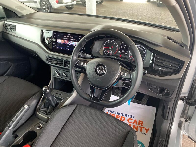 VOLKSWAGEN POLO