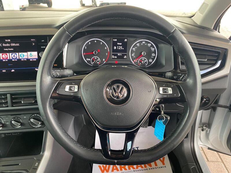 VOLKSWAGEN POLO