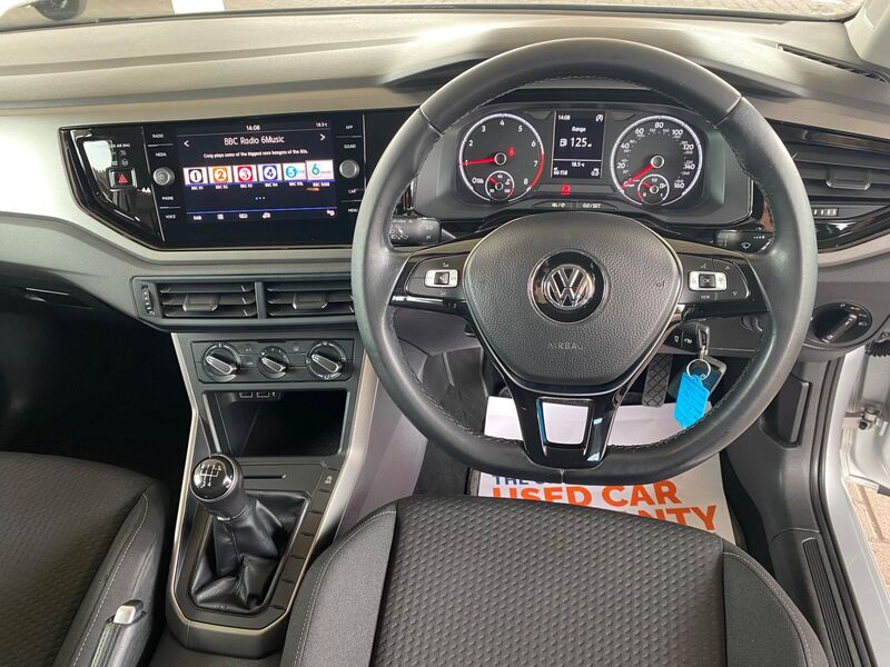 VOLKSWAGEN POLO