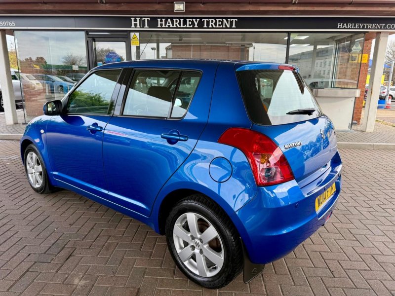 SUZUKI SWIFT