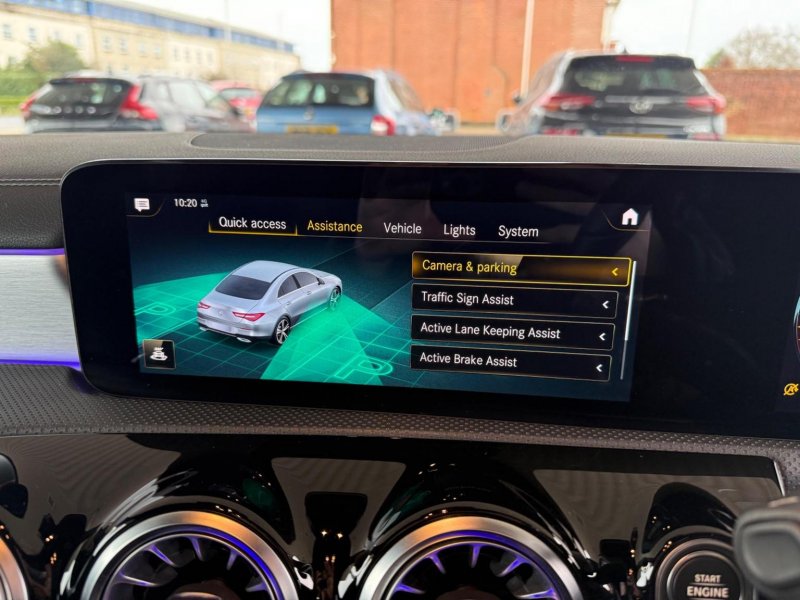 MERCEDES-BENZ CLA